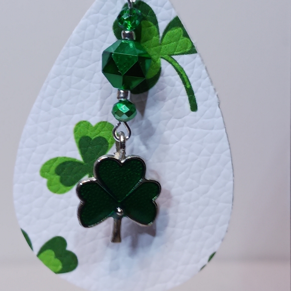 St. Patrick's day Earrings, New, Lt. wt vinyl tear drop, Crystal & charm dangle - Picture 3 of 5